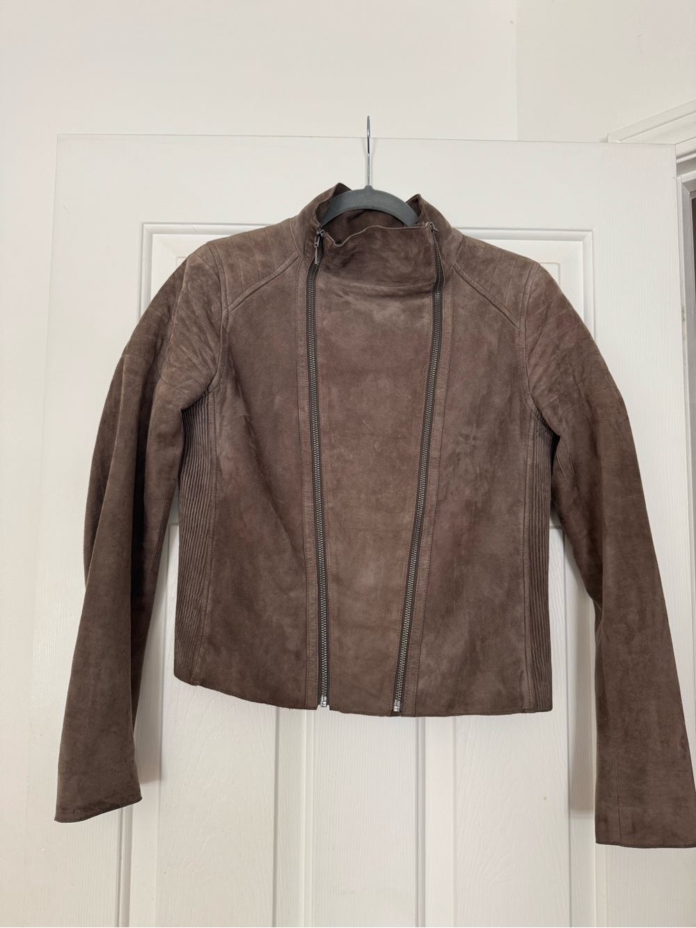 Ellie Tahari Suede Moto Jacket in Greenish Taupe, size L, NWOT (Fit like S/P)
